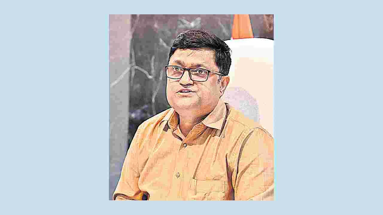 ప్రయాణికుల ద్వారా రూ.426 కోట్ల ఆదాయం