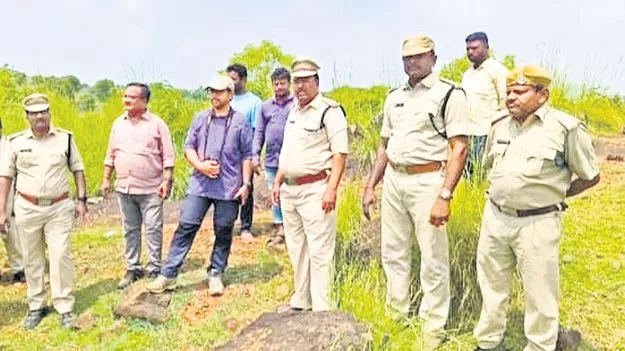 Elephants: రెండు ఏనుగులకు రేడియో కాలరింగ్‌ బెల్ట్‌ 
