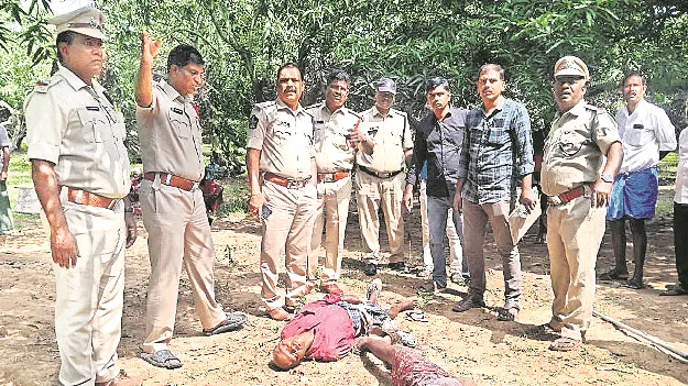 వేటగాళ్ల దాష్టీకానికి ఇద్దరి బలి 