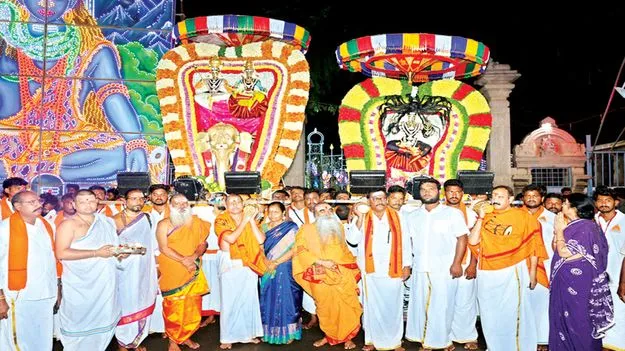    కాళరాత్రి ఆలంకరణలో భ్రామరి