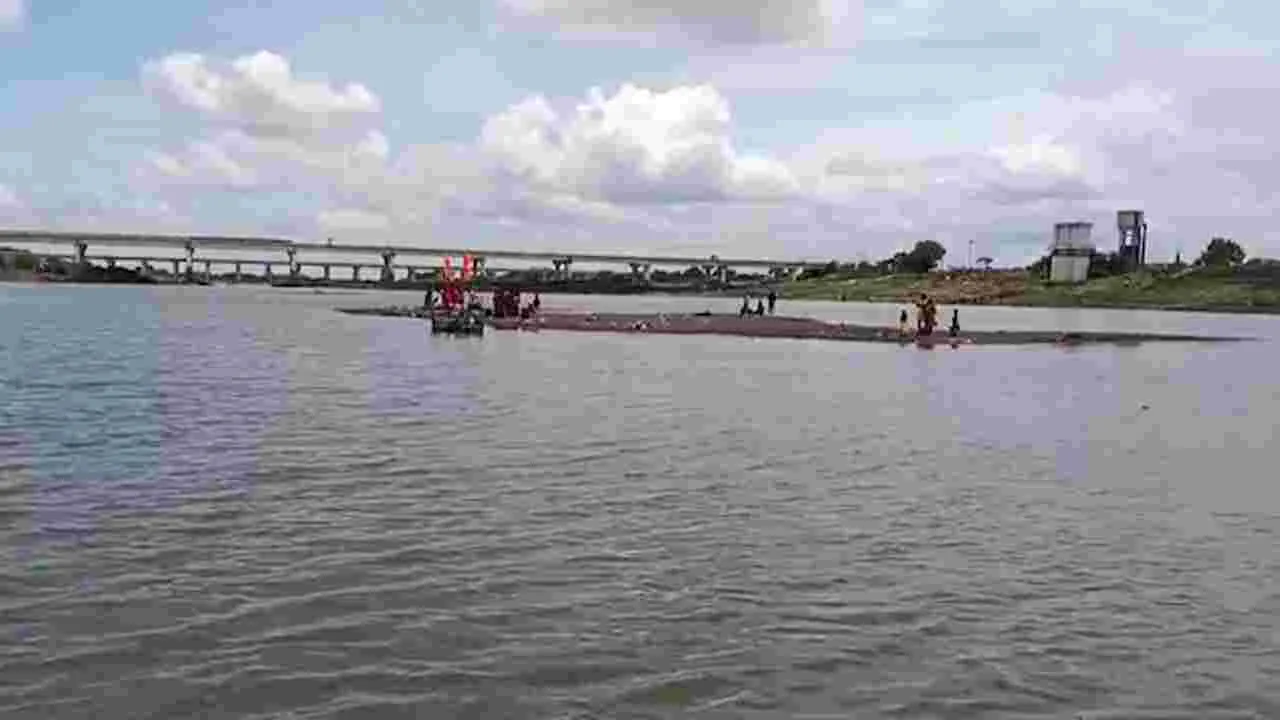 Godavari River Rising: గోదారమ్మ ఉగ్రరూపం.. బాసరకు తగ్గిన భక్తుల రద్దీ