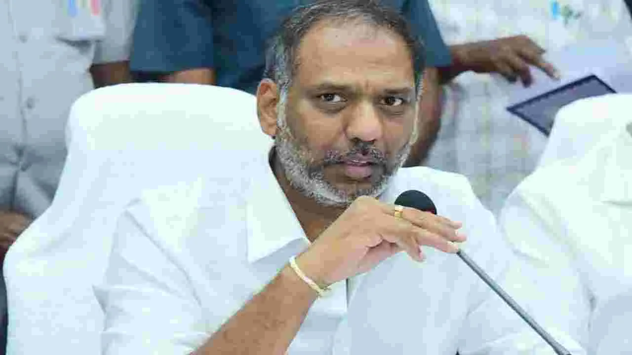  Cyclone Montha: అధికారులు అప్రమత్తంగా ఉండాలి: మంత్రి గొట్టిపాటి రవికుమార్ 