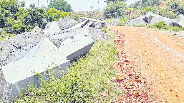  గ్రానైట్‌ వ్యర్థాలతో నిండిన సనకొండ