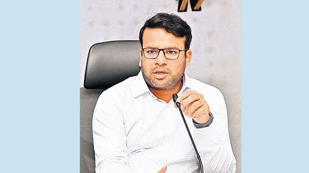 ఇంజనీరింగ్‌లో అక్రమాలపై  కమిషనర్‌ దృష్టి