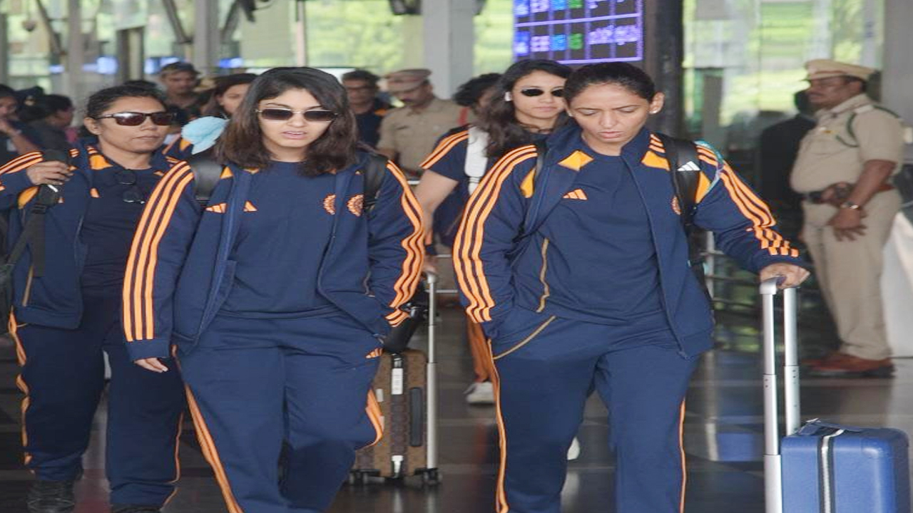 India Womens Cricket Team: పాకిస్తాన్ జట్టును ఓడించి విశాఖ చేరుకున్న భారత మహిళల క్రికెట్ జట్టు