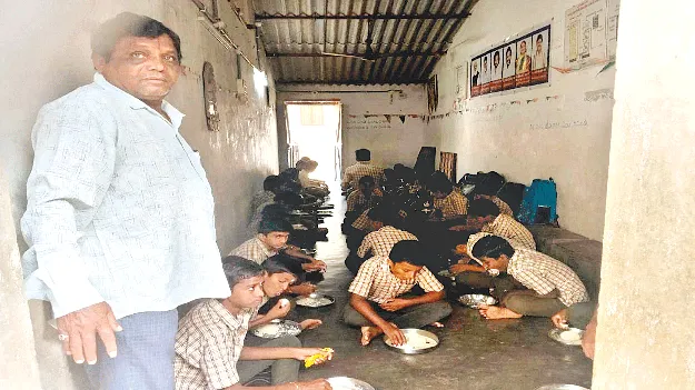 సంక్షేమంలేని హాస్టళ్లు