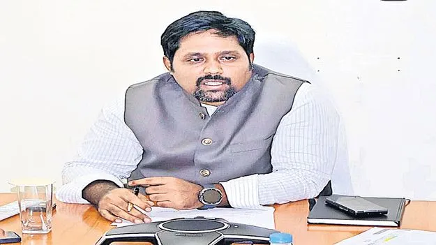 వీఎంఆర్‌డీఏ కమిషనర్‌గా తేజ్‌ భరత్‌