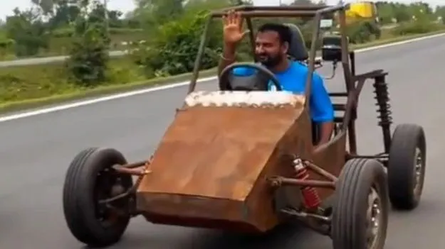 Jugaad vehicle: ఇతడి ప్రతిభకు సలాం కొట్టాల్సిందే.. స్క్రాప్‌తో మినీ కారు ఎలా తయారు చేశాడో చూడండి..
