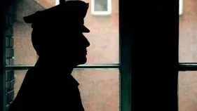 Karimnagar Police Assault: కూలీపై పోలీసుల లాఠీ దాడి.. ఏం జరిగిందంటే