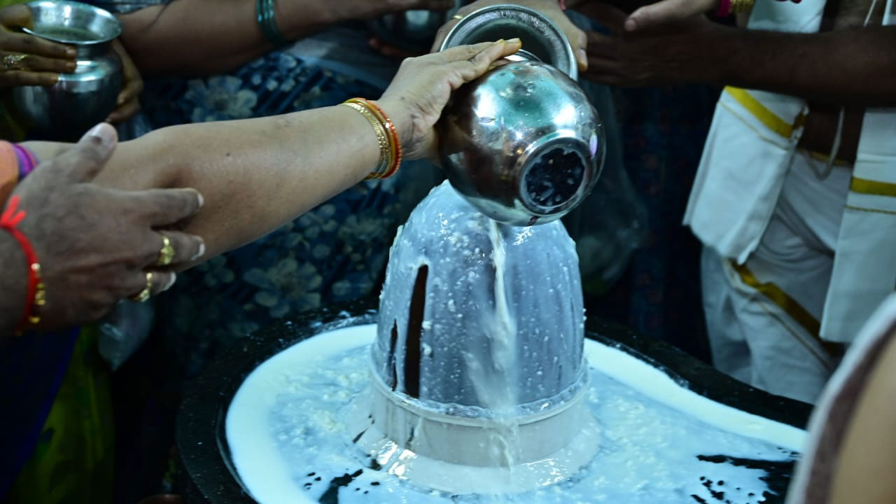 Karthika Masam: కార్తీక మాసం మొదటి సోమవారం.. శైవక్షేత్రాల్లో భక్తుల కిటకిట