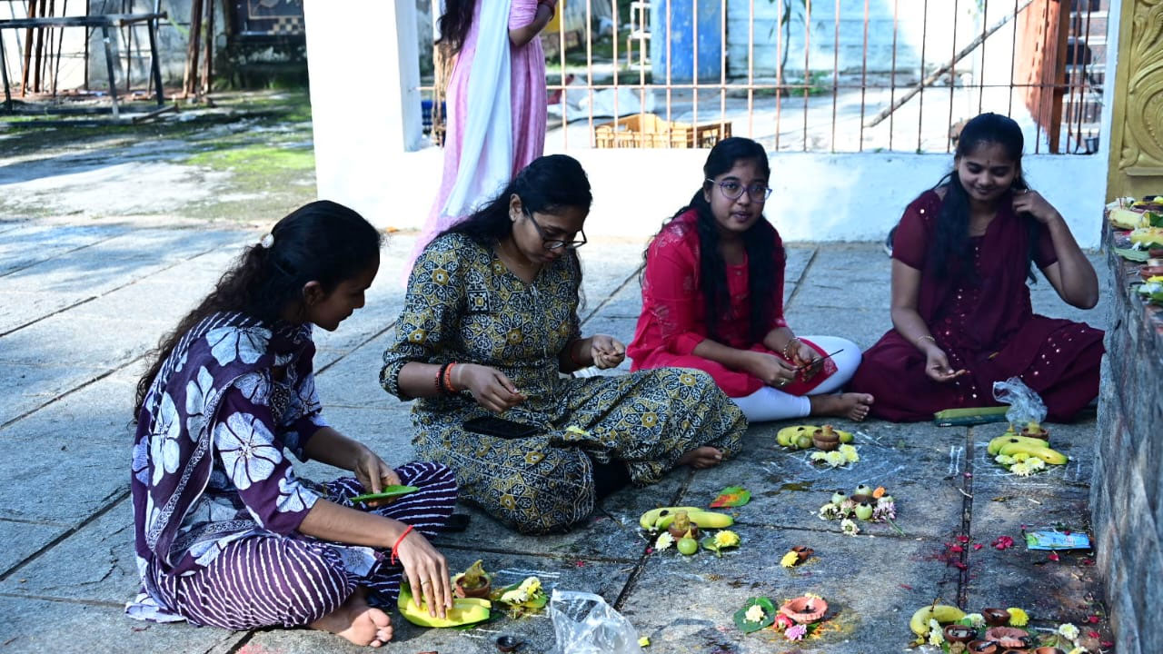 Karthika Masam: కార్తీక మాసం మొదటి సోమవారం.. శైవక్షేత్రాల్లో భక్తుల కిటకిట