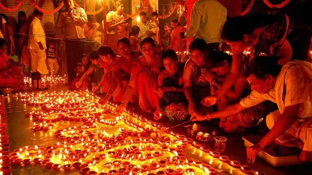 Karthika Pournami: ఈ వస్తువులను దానం చేస్తే.. అమ్మవారి అనుగ్రహం..