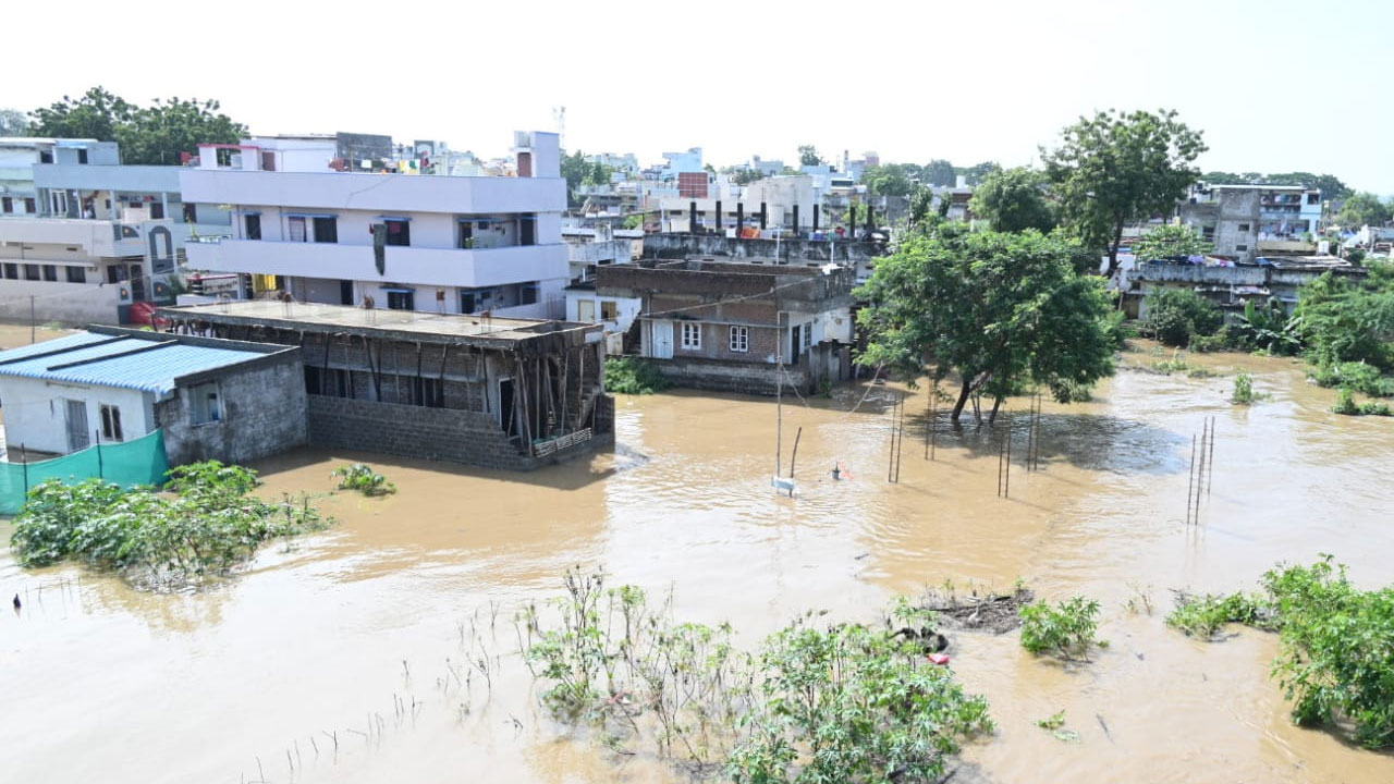 Munneru Floods: మొంథా తుపాను ఎఫెక్ట్.. మున్నేరుకు వరద ఉధృతి