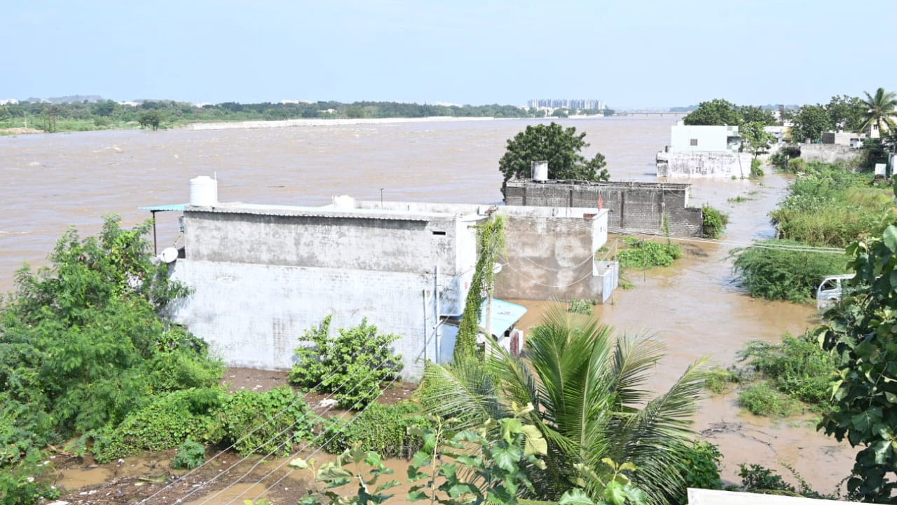 Munneru Floods: మొంథా తుపాను ఎఫెక్ట్.. మున్నేరుకు వరద ఉధృతి