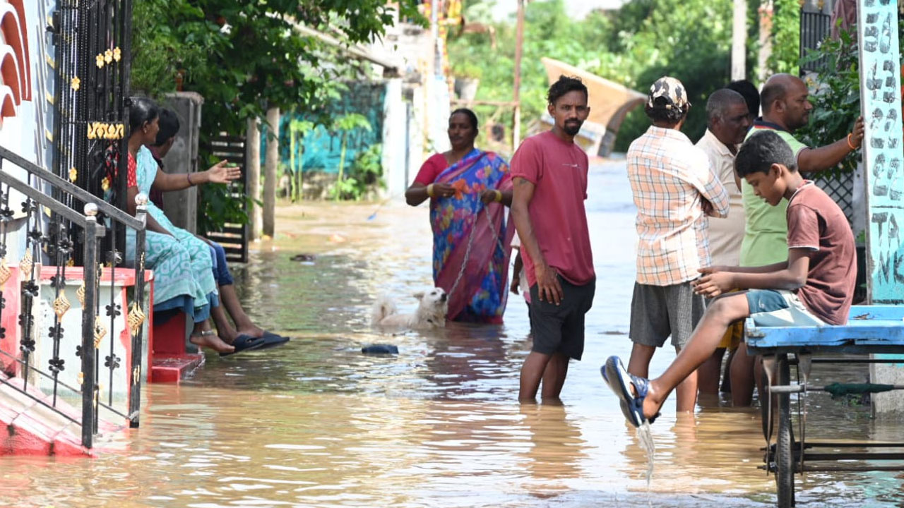 Munneru Floods: మొంథా తుపాను ఎఫెక్ట్.. మున్నేరుకు వరద ఉధృతి