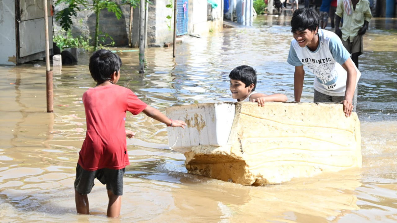 Munneru Floods: మొంథా తుపాను ఎఫెక్ట్.. మున్నేరుకు వరద ఉధృతి