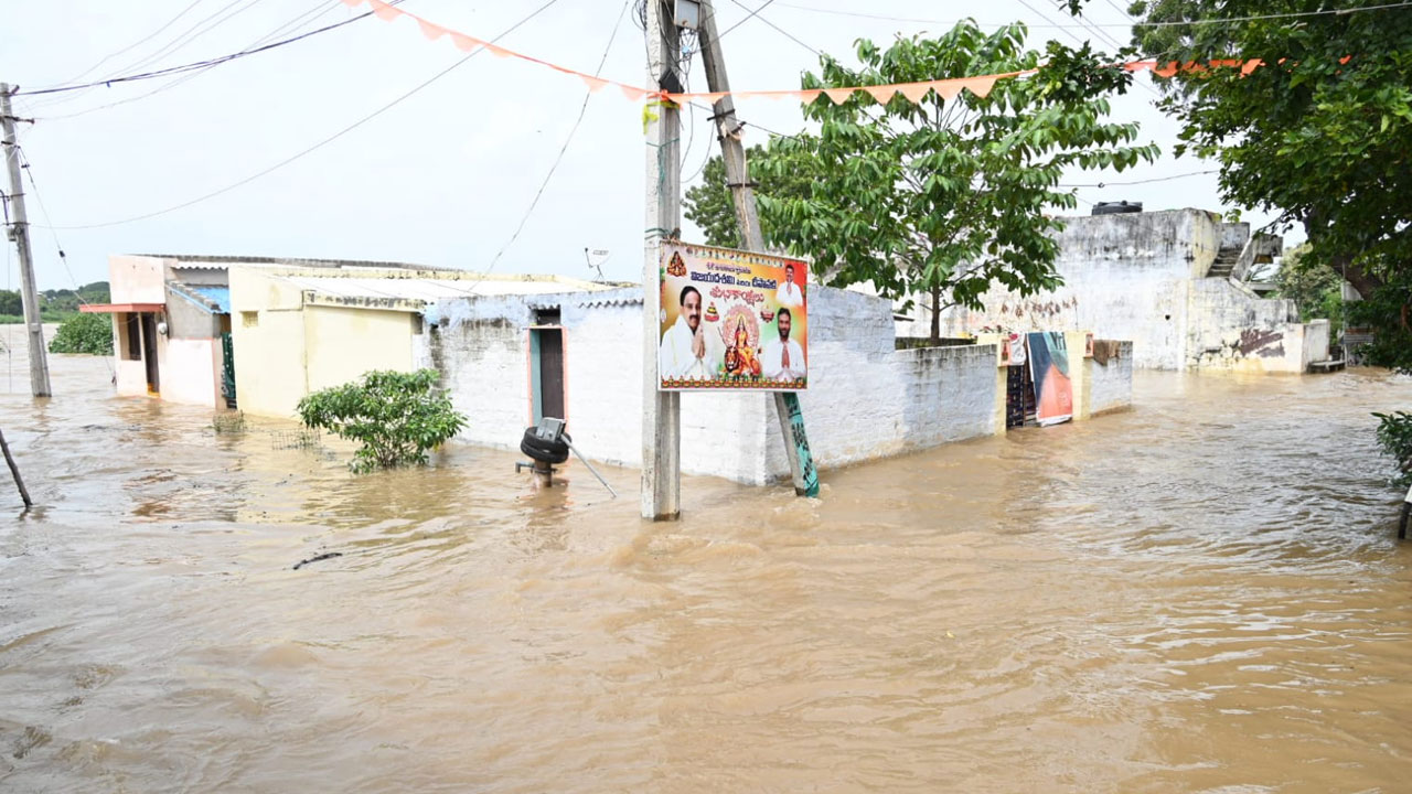 Munneru Floods: మొంథా తుపాను ఎఫెక్ట్.. మున్నేరుకు వరద ఉధృతి