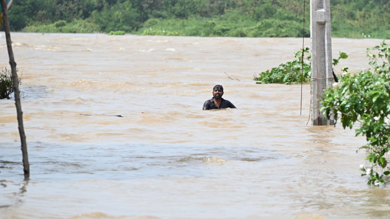 Munneru Floods: మొంథా తుపాను ఎఫెక్ట్.. మున్నేరుకు వరద ఉధృతి
