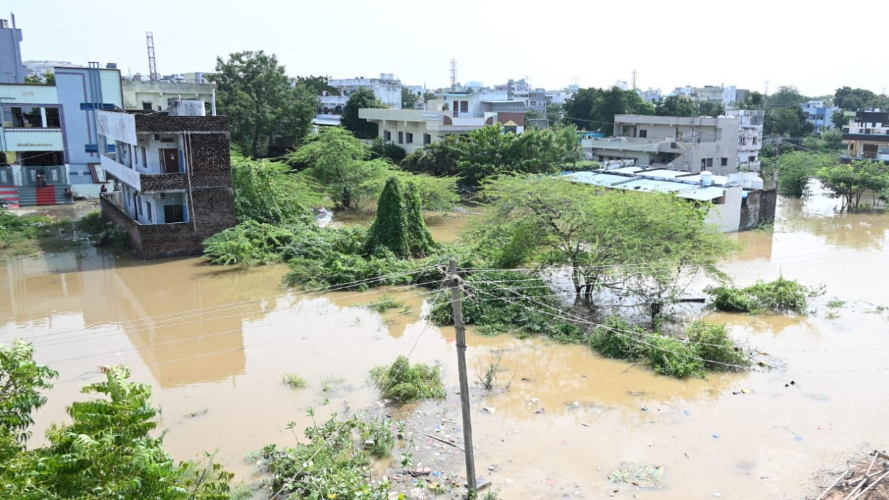 Munneru Floods: మొంథా తుపాను ఎఫెక్ట్.. మున్నేరుకు వరద ఉధృతి