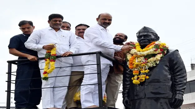 కొండా లక్ష్మణ్‌ బాపూజీ ఆశయ సాధనకు కృషి