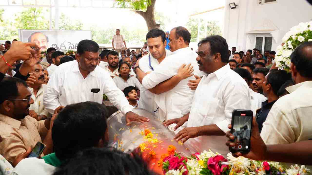 Damodar Reddy: ప్రభుత్వ అధికార లాంఛనాలతో దామోదర్‌రెడ్డి అంత్యక్రియలు.. పలువురు ప్రముఖుల నివాళి