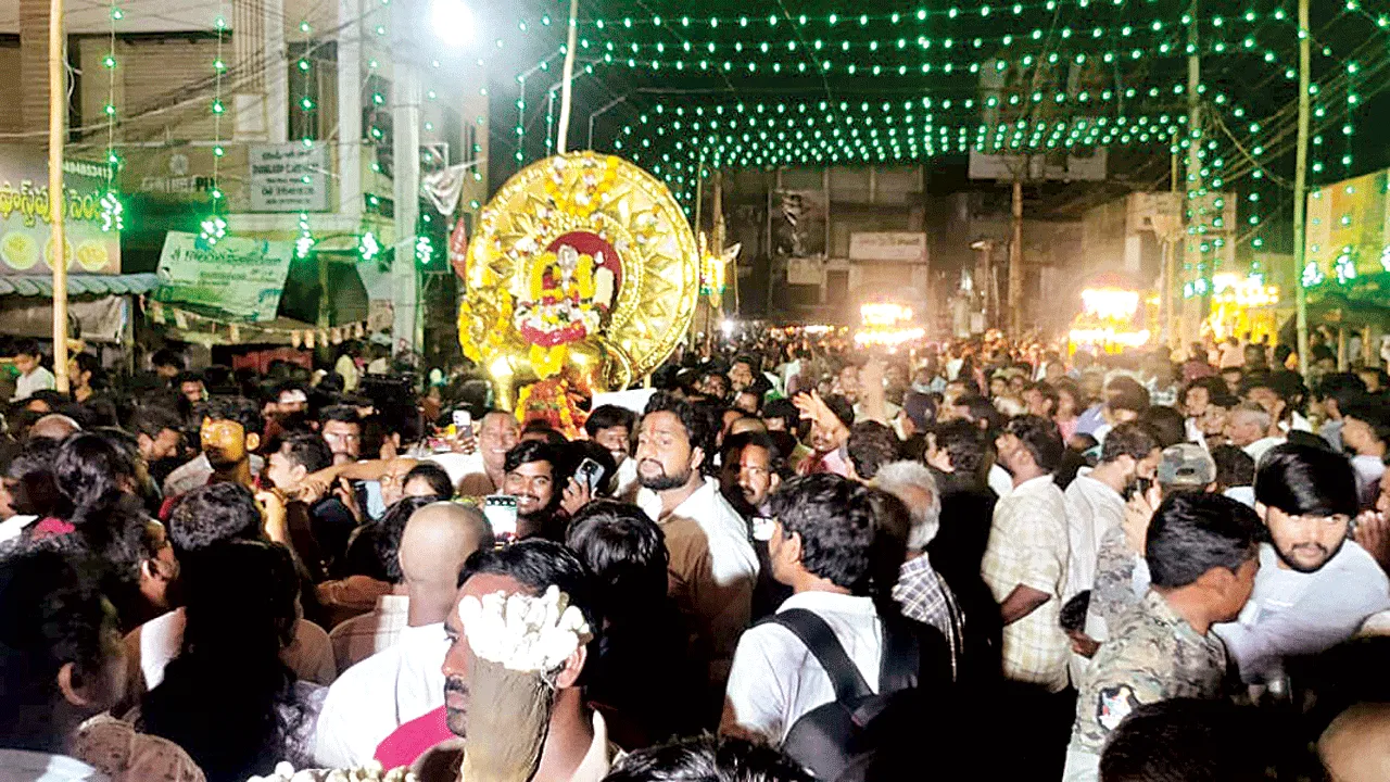 Kotadurgamma  ఘనంగా కోటదుర్గమ్మ తిరువీధి
