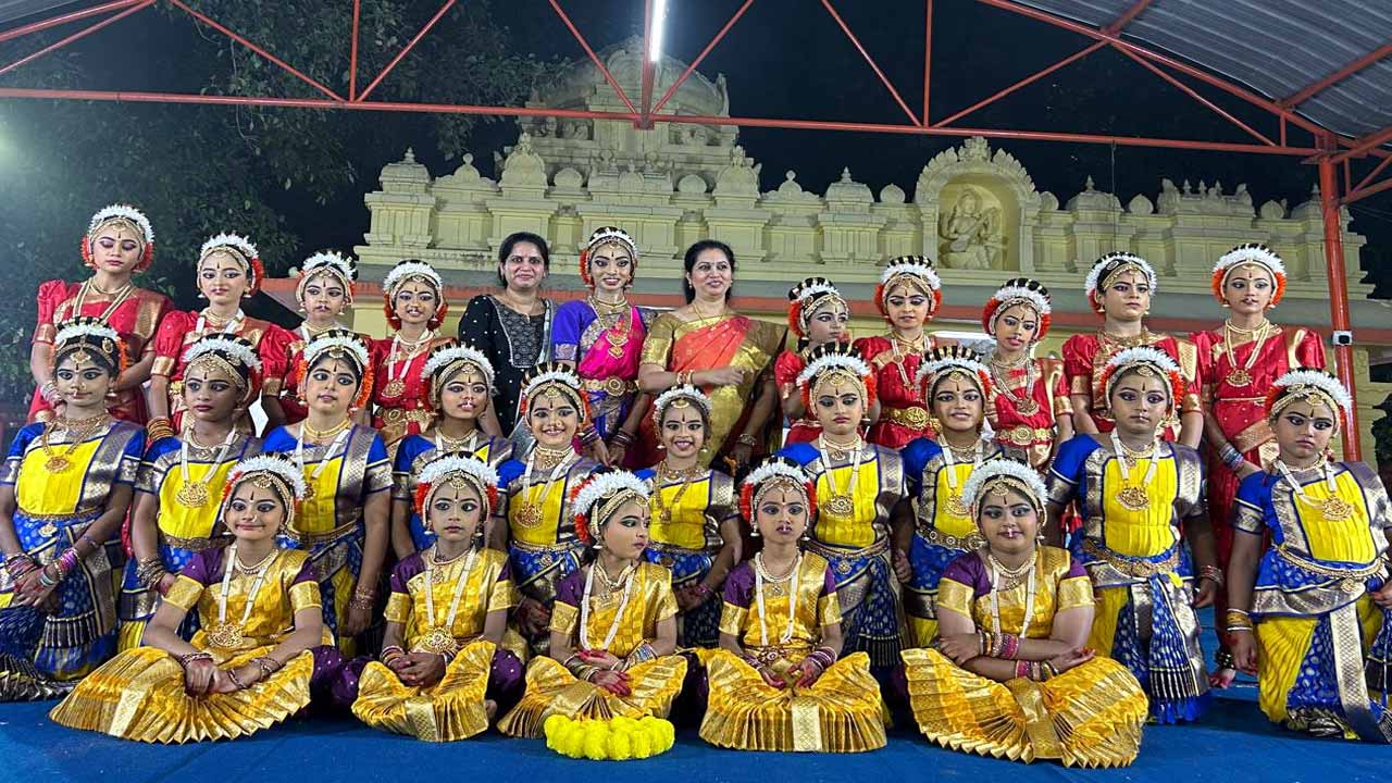 Kartika Purnima: ఆకట్టుకున్న చిన్నారుల కూచిపూడి నృత్య ప్రదర్శన..