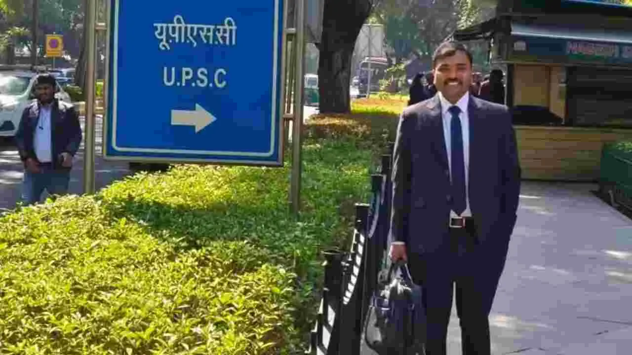 UPSC Struggles: జీవితం అంటే ఇదే.. 12 సార్లు సివిల్స్ పరీక్షకు ప్రయత్నించి.. 
