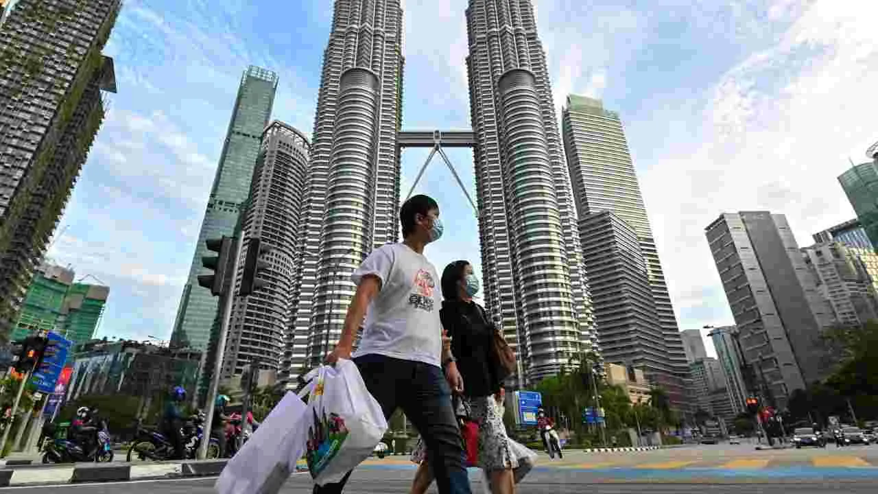 Malaysia Flu Cases: 6 వేల మంది చిన్నారులకు ఫ్లూ తరహా ఇన్ఫెక్షన్.. మలేషియాలో స్కూళ్ల మూసివేత