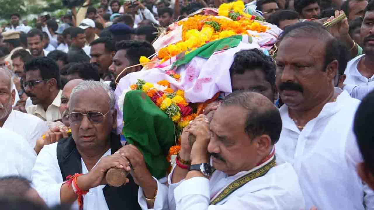 Damodar Reddy: ప్రభుత్వ అధికార లాంఛనాలతో దామోదర్‌రెడ్డి అంత్యక్రియలు.. పలువురు ప్రముఖుల నివాళి