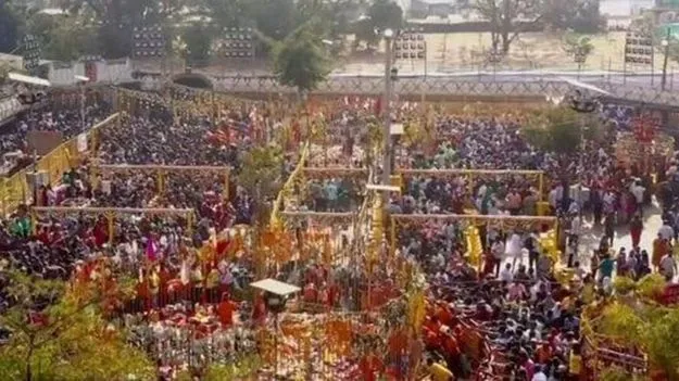 Medaram Telangana Ministers: మేడారంలో తెలంగాణ మంత్రులు... పునర్నిర్మాణ పనుల పరిశీలన