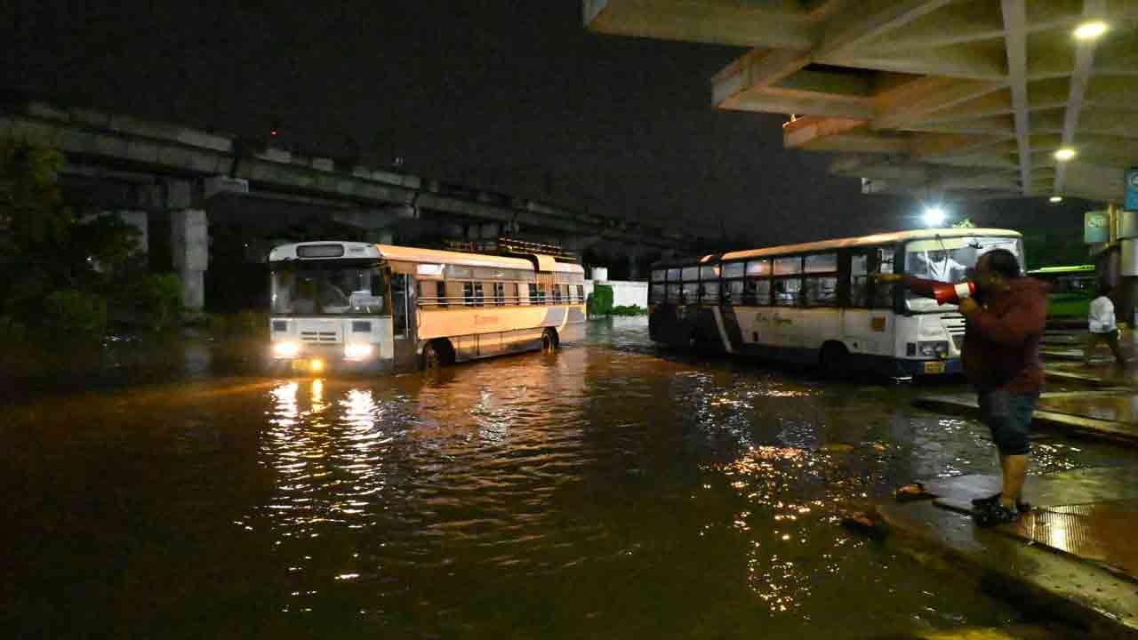 Musi River Floods: ఎంజీబీఎస్ వైపు వెళ్తే ప్రయాణికులకు.. ముఖ్య గమనిక..