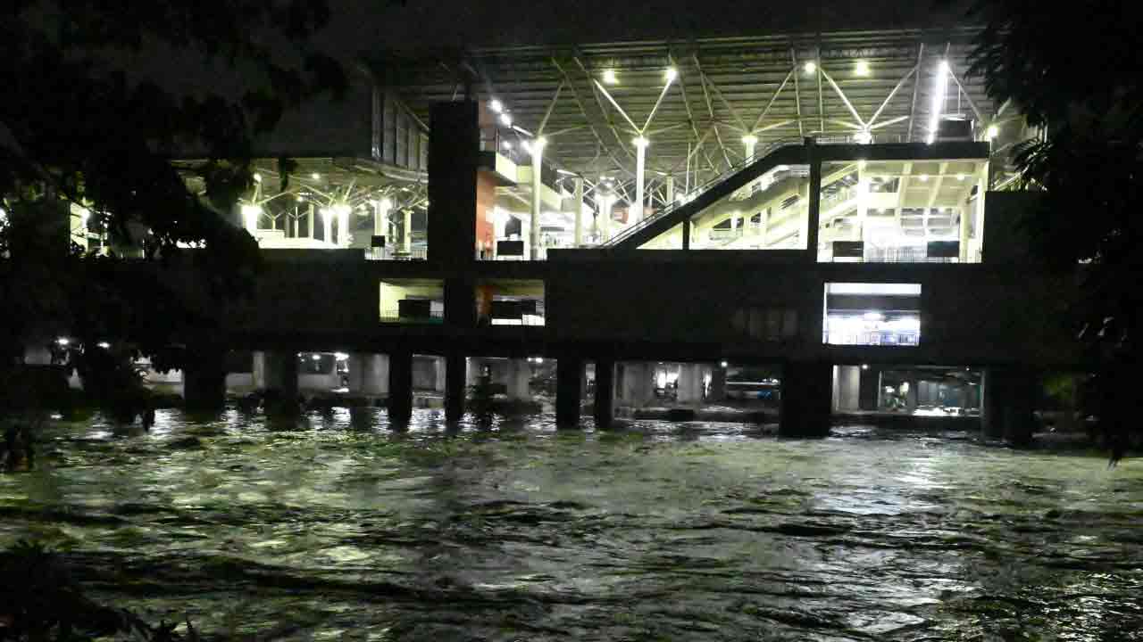 Musi River Floods: ఎంజీబీఎస్ వైపు వెళ్తే ప్రయాణికులకు.. ముఖ్య గమనిక..