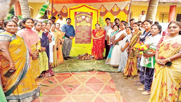   Tribal Students  గిరిజన విద్యార్థుల సంక్షేమమే లక్ష్యం