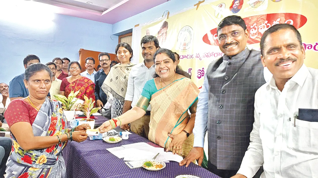 Smart Ration Cards స్మార్ట్‌ రేషన్‌ కార్డులతో ఎంతో మేలు