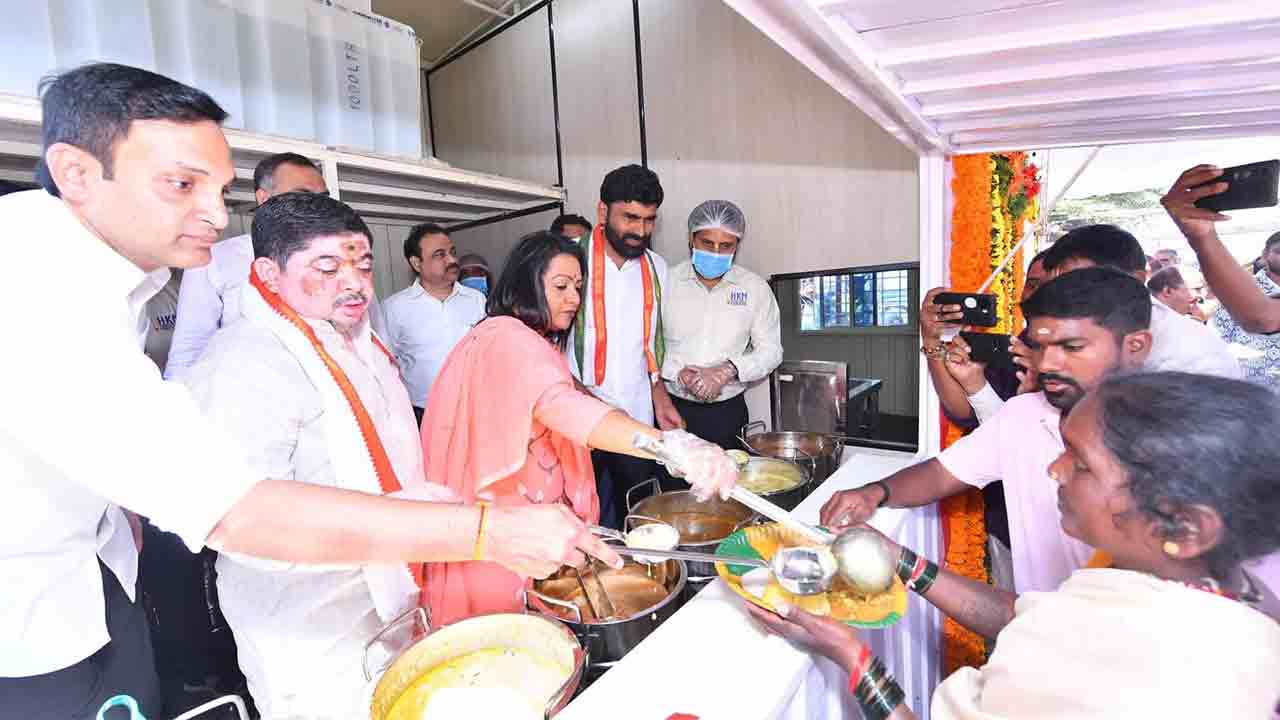  Indiramma Canteens: హైదరాబాద్‌లో ఇందిరమ్మ బ్రేక్‌ఫాస్ట్ క్యాంటీన్‌ల ప్రారంభం