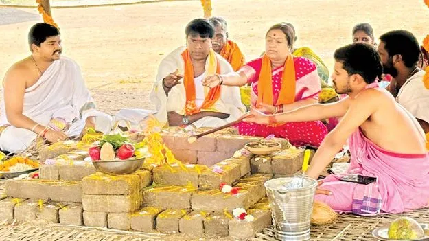 నాలుగో రోజు హోమాలు