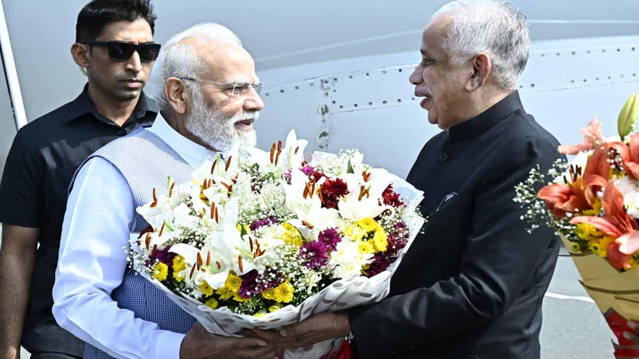 Prime Minister Narendra Modi: ప్రధాని మోదీకి ఘన స్వాగతం.. 