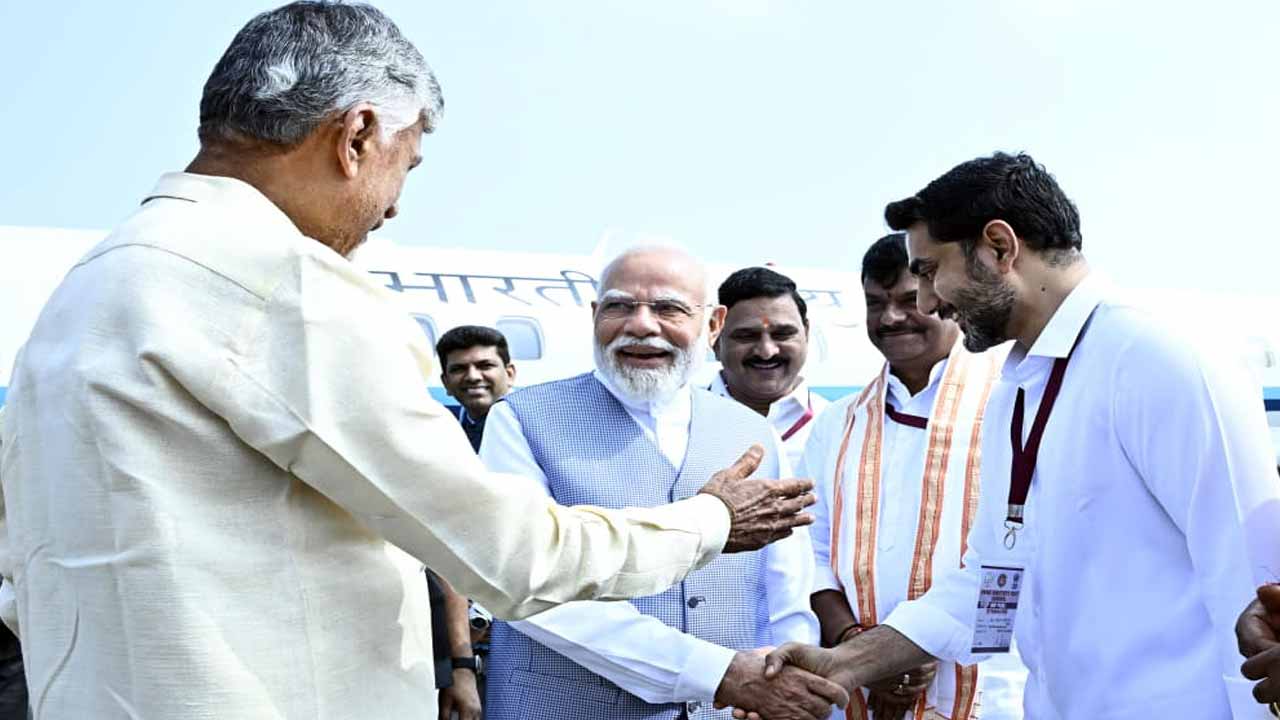 Prime Minister Narendra Modi: ప్రధాని మోదీకి ఘన స్వాగతం.. 