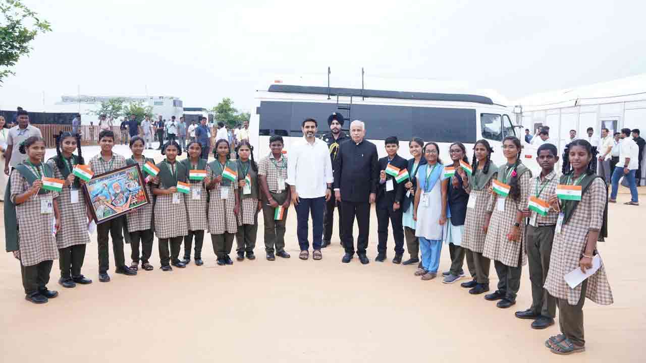 GST Savings Competitions: కర్నూలులో జీఎస్టీపై పోటీలు: విజేతలను అభినందించిన మంత్రి లోకేష్ 