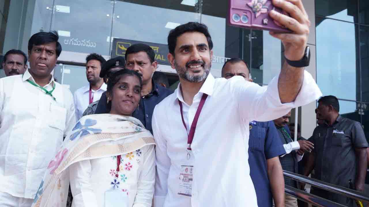 GST Savings Competitions: కర్నూలులో జీఎస్టీపై పోటీలు: విజేతలను అభినందించిన మంత్రి లోకేష్ 