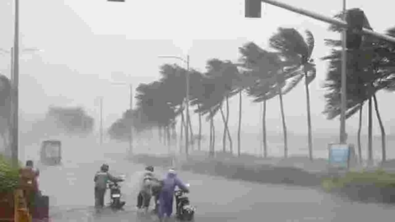 Heavy Rains: కోస్తా జిల్లాలకు తుఫాన్‌ హెచ్చరిక..