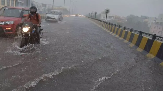 Heavy Rains: ఈశాన్యం ఉగ్రరూపం.. మూడురోజులుగా ముప్పుతిప్పలు 