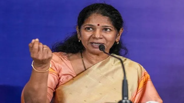 DMK MP Kanimozhi: ప్రజాస్వామ్యాన్ని చంపే యత్నమే ‘సర్‌’...