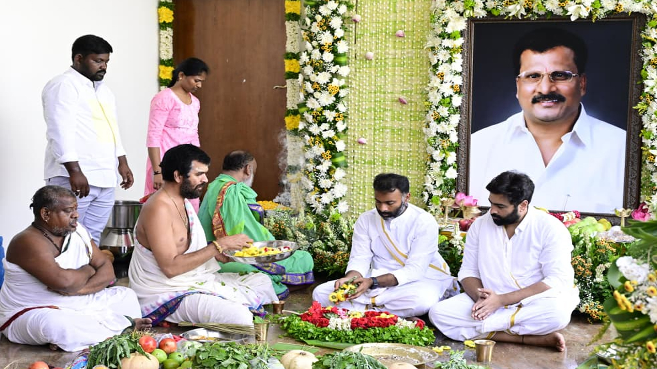 CM Chandrababu Naidu Attends: తన సోదరుని వర్ధంతి కార్యక్రమంలో పాల్గొన్న సీఎం చంద్రబాబు నాయుడు