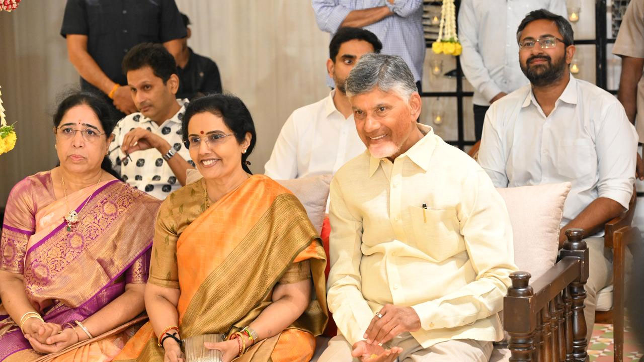 Nara Rohit Wedding: వైభవంగా నారా రోహిత్ వివాహం.. హాజరైన చంద్రబాబు దంపతులు, లోకేష్