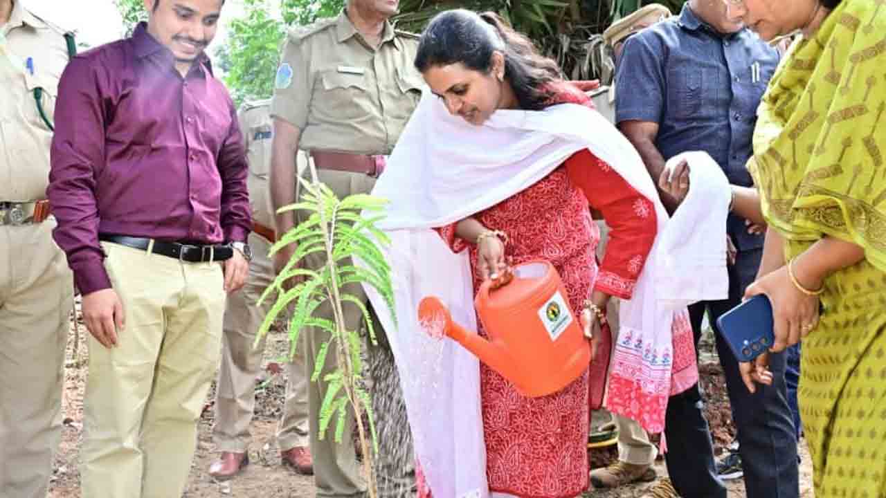 Kartika Vanasamaradhana: కార్తీక వనసమారాధన కార్యక్రమంలో పాల్గొన్న జిల్లా కలెక్టర్