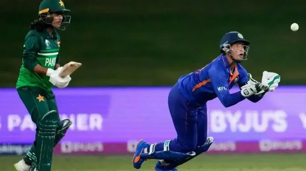 IndiaW vs PakistanW : పాకిస్తాన్‌కు సవాల్..టార్గెట్ స్కోర్ చేరుకునేందుకు కష్టాలు