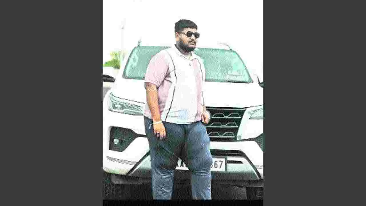 Ballary: వీడు మామూలోడు కాదు.. కార్లను అద్దెకు తీసుకెళ్లి.. ఆ తర్వాత..