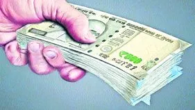 AP News: పండుగ అయిపోయి వారం రోజులైనా.. దసరా మామూళ్ల గోల తగ్గడం లేదుగా..